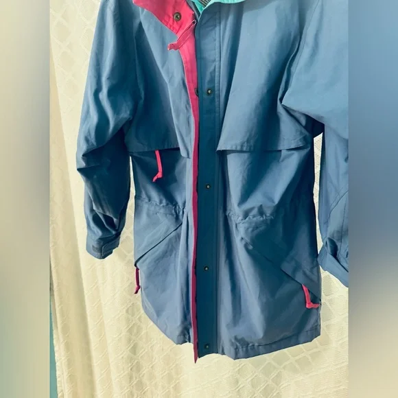 Vintage Eddie Bauer Women's Blue and Pink Ski Jacket - Picture 4 of 8